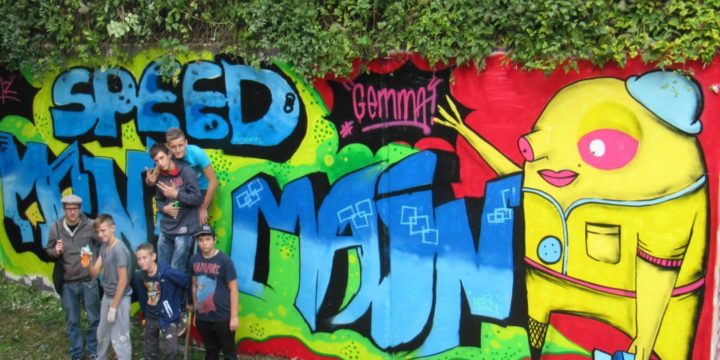 WALL of FAME – Reloaded! Gemma! organisierte einen Graffiti-Workshop um die legale Wand beim Bahnhof neu zu gestalten.